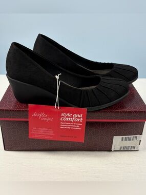 dexflex comfort Bristol Black Pleated Wedge Pumps women’s 8.5